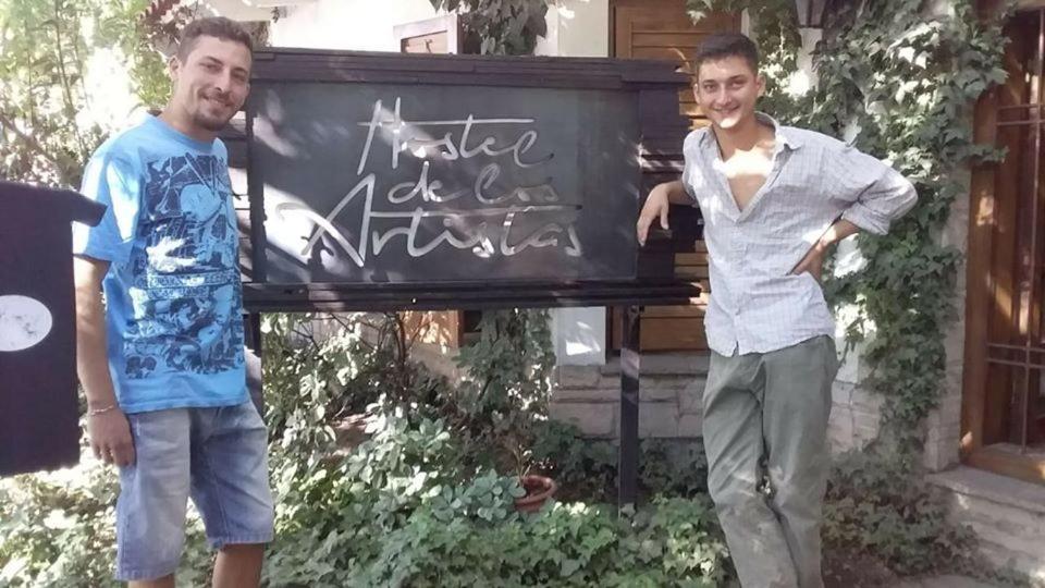 Hostel De Los Artistas เมนโดซา ภายนอก รูปภาพ