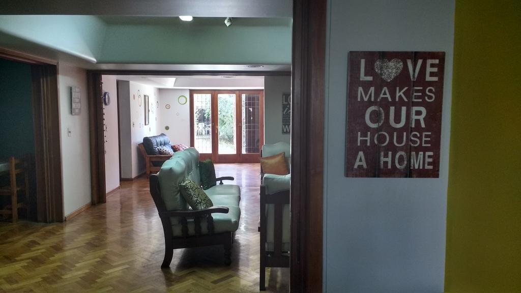 Hostel De Los Artistas เมนโดซา ภายนอก รูปภาพ